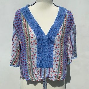 Flutter sleeve lightweight top